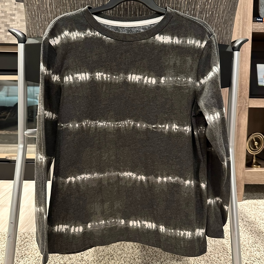 Old Navy long sleeve t-shirt